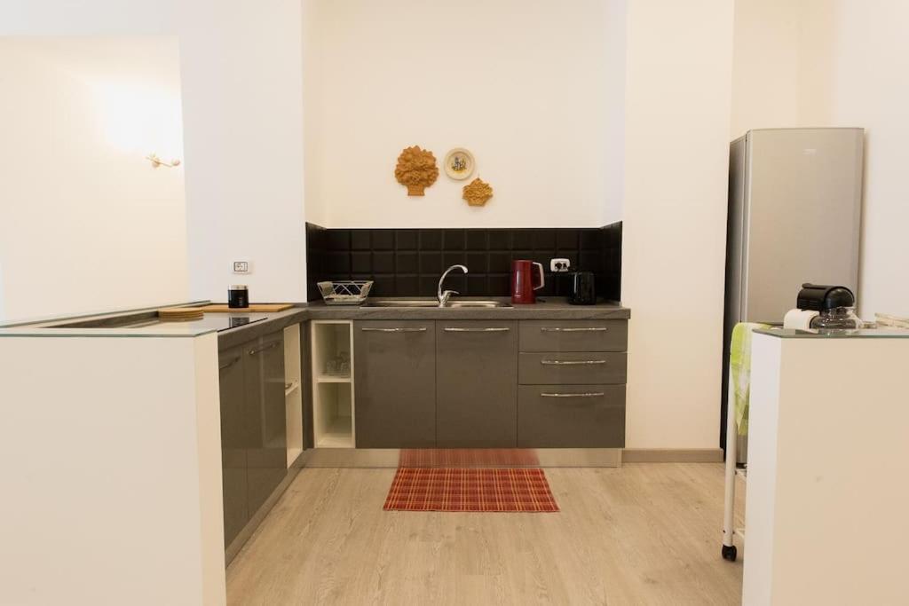 Appartamento 2 Camere Da Letto Al Politeama Palermo Buitenkant foto